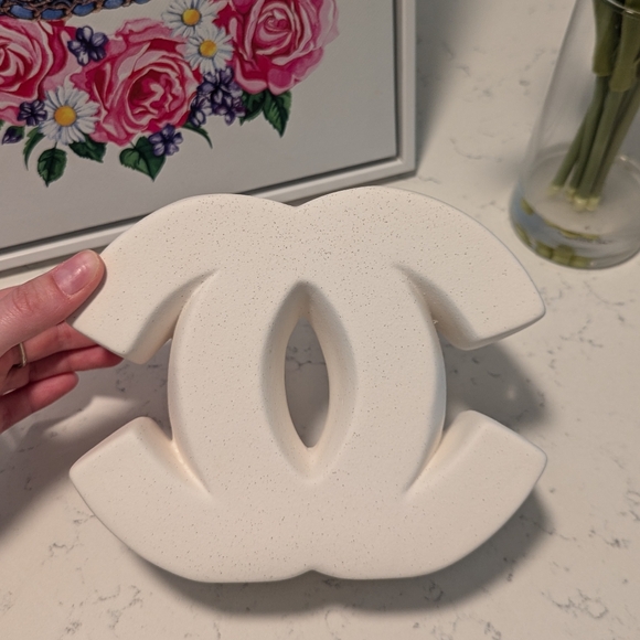 🆕 Ceramic CC logo vase - Picture 3 of 10